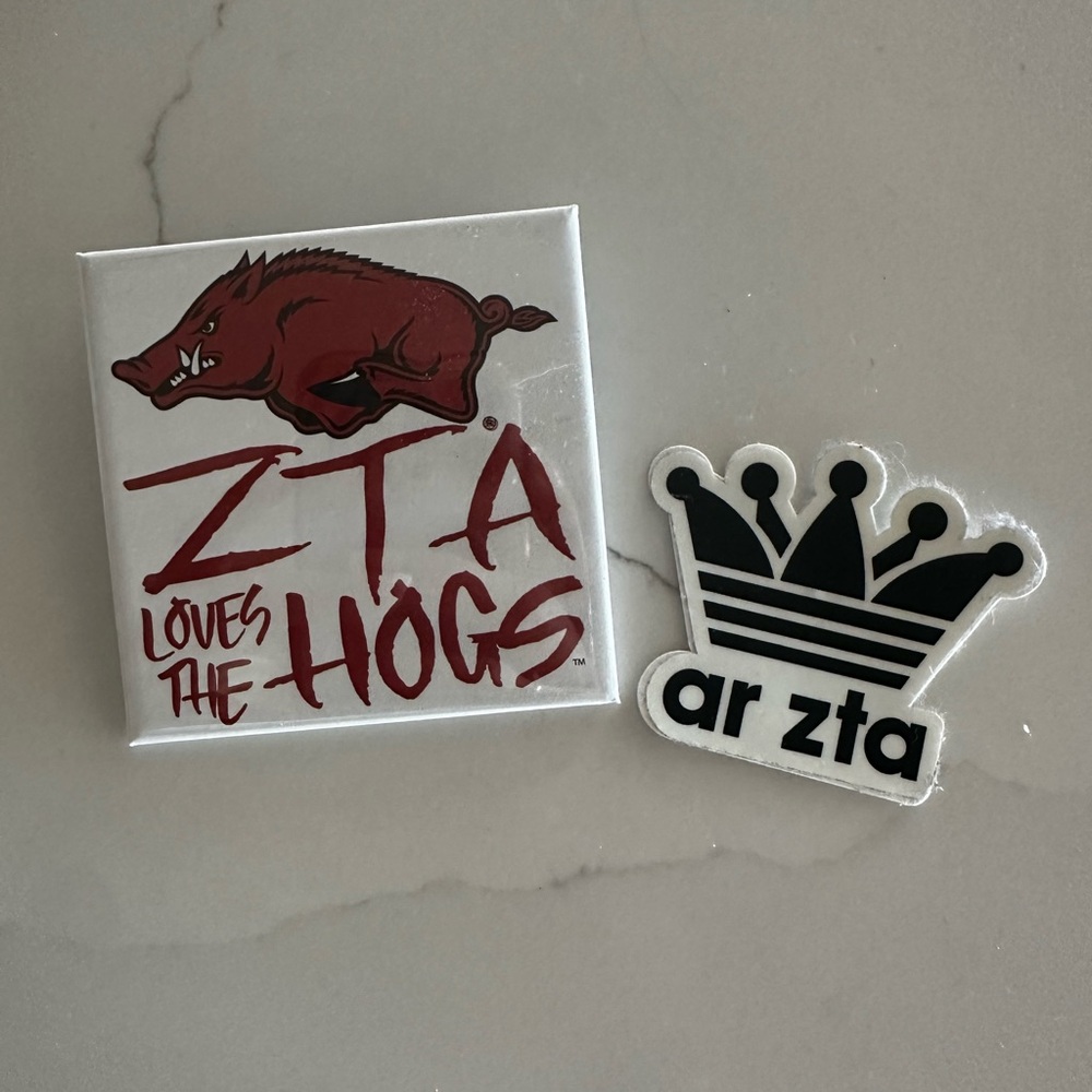 ZTA Loves the Hogs Pin and Sticker Set
